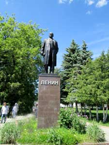 Памятник Ленину в городе Венев